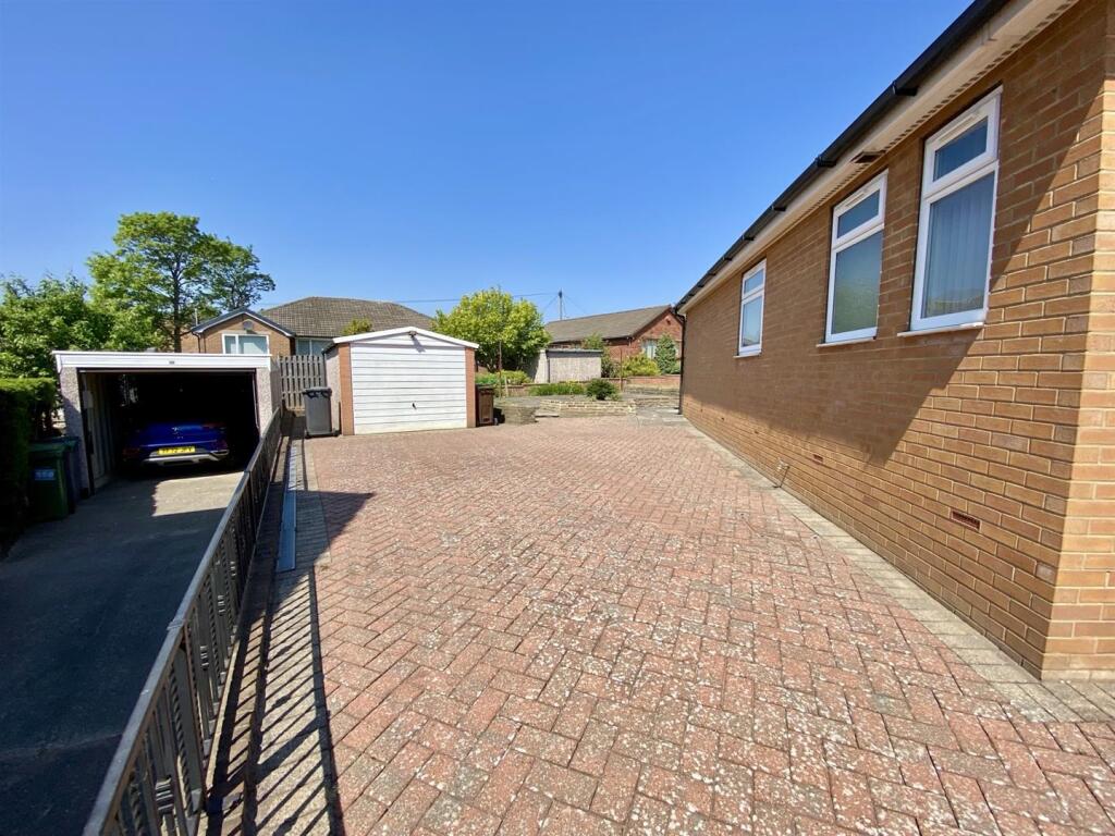 Bramleys Estate Agents - Westfields Avenue - Mirfi