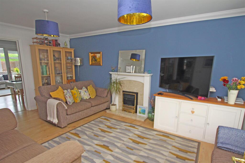 lIVING ROOM C.jpg