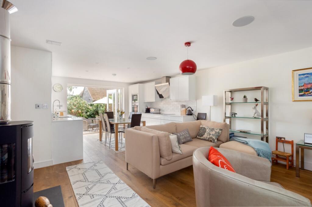 4 Cromwell Garden...