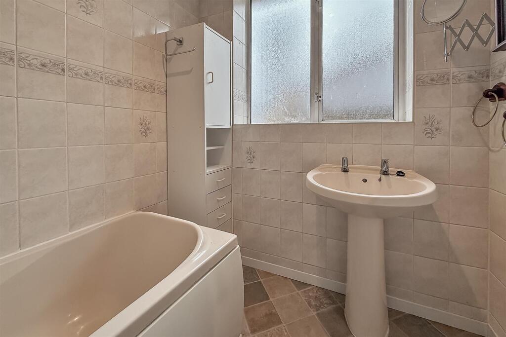 19CarlisleAve-42.jpg
