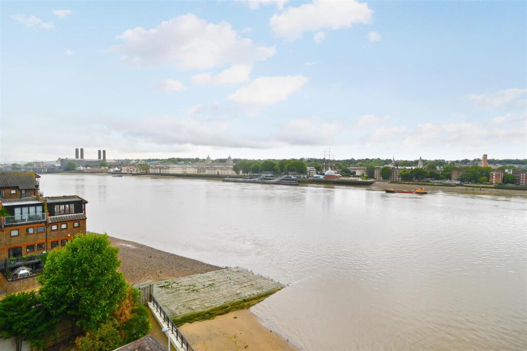 St Davids Square (2).JPG