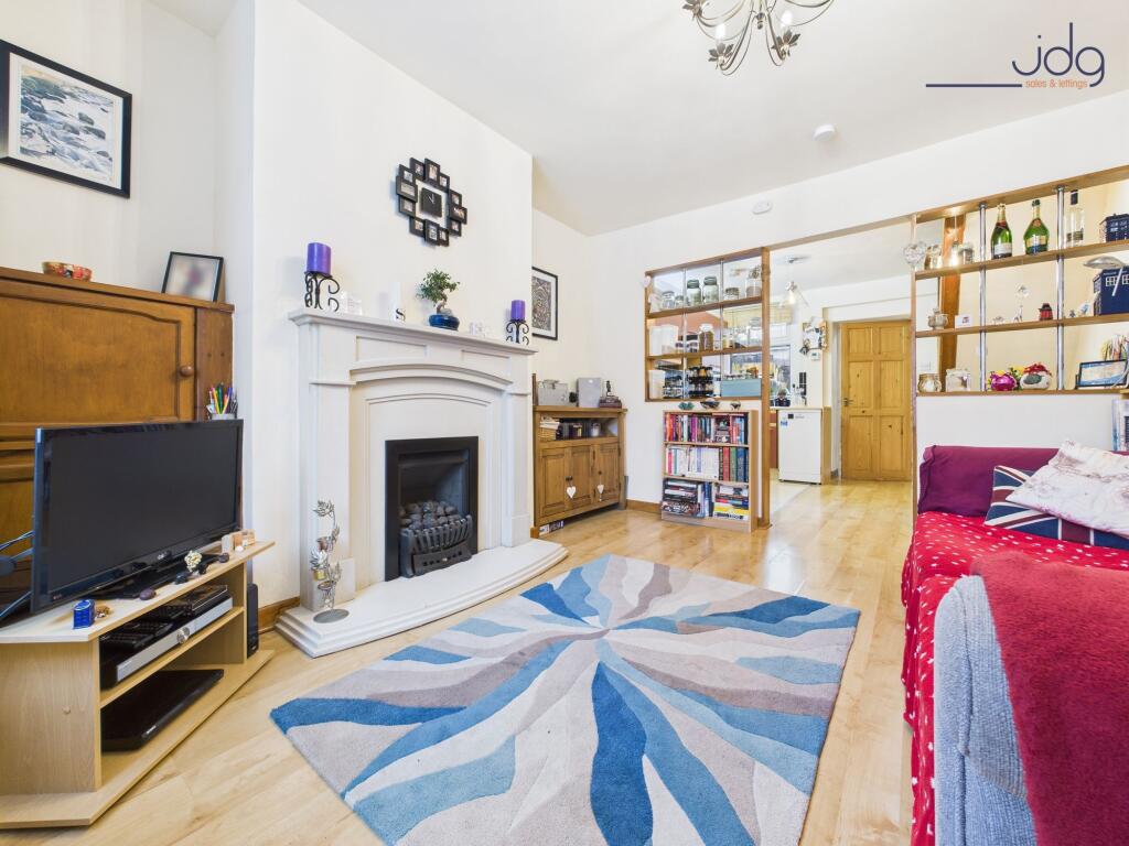 Cosy Open-plan lounge and dining kitchen