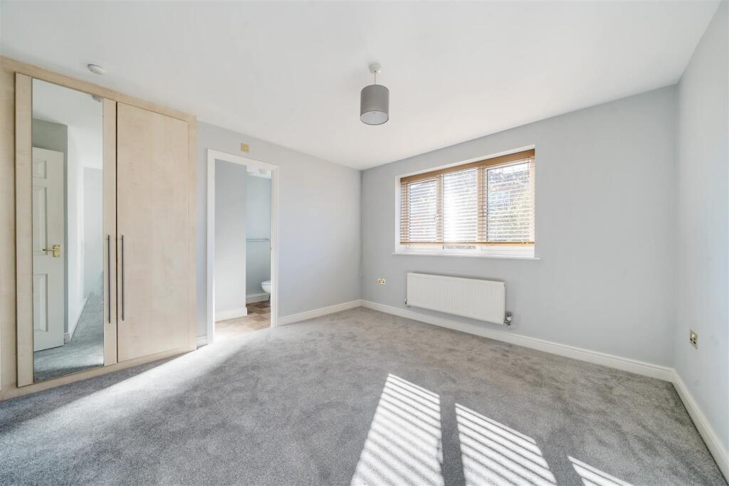 Bedroom 1.jpg