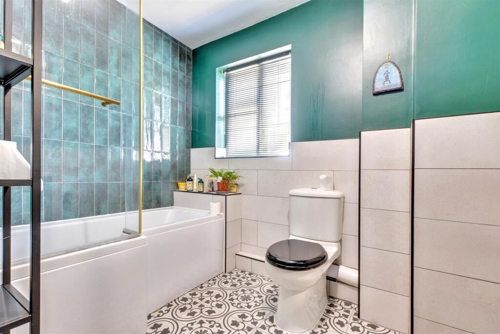 Bathroom_2.jpeg