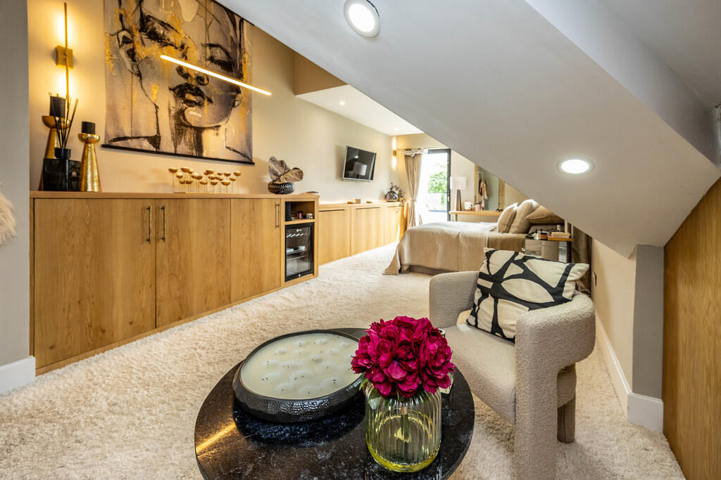 33WHLHudds-040625...