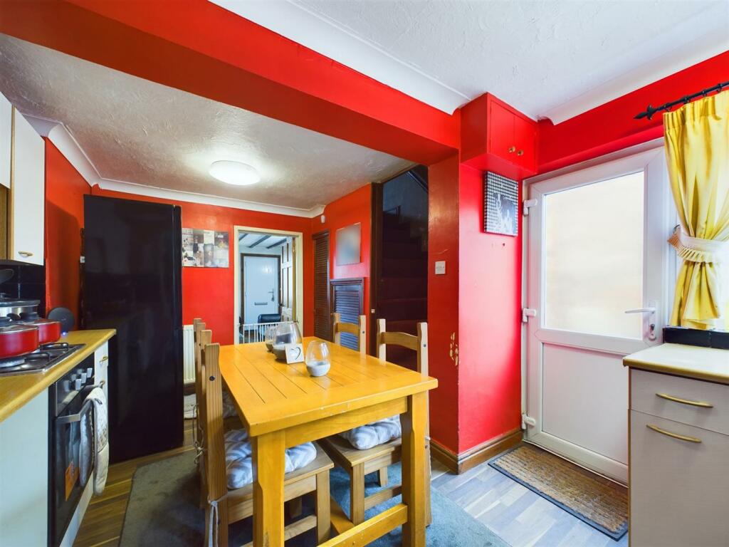 CAM02556G0-PR0034-ST