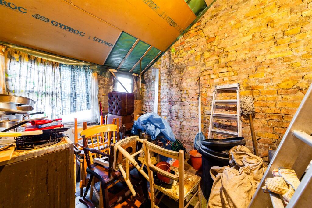 20 Hoyle road SW17 0RS-7.jpg