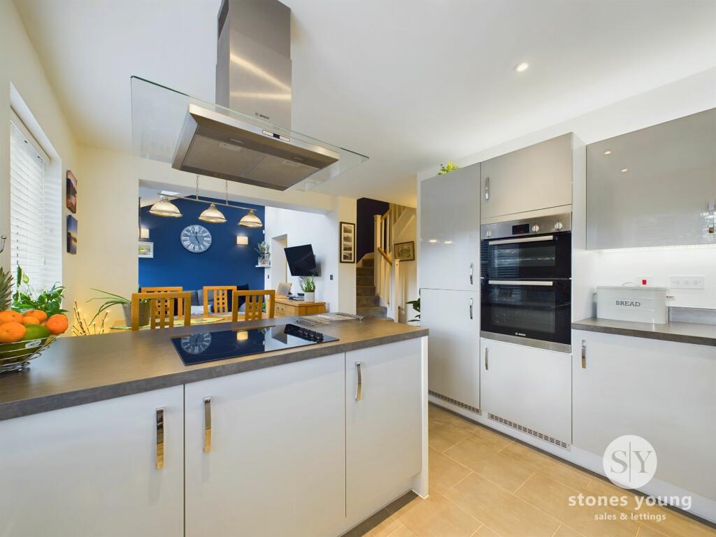 Fantastic Open Plan Living Dining Kitchen