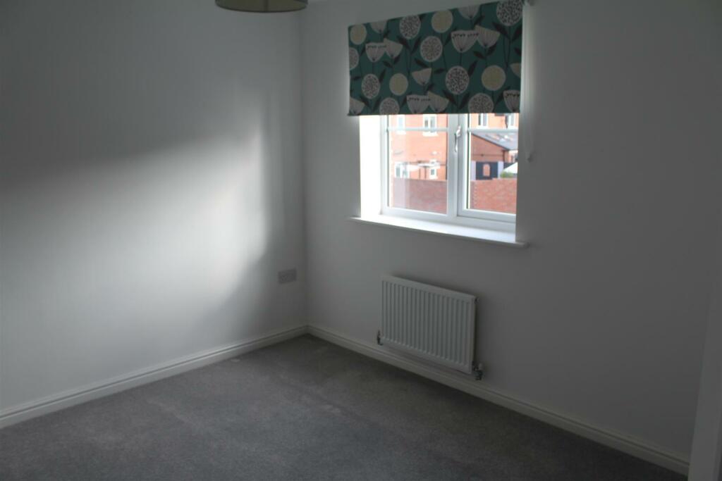 Master bedroom 2.JPG