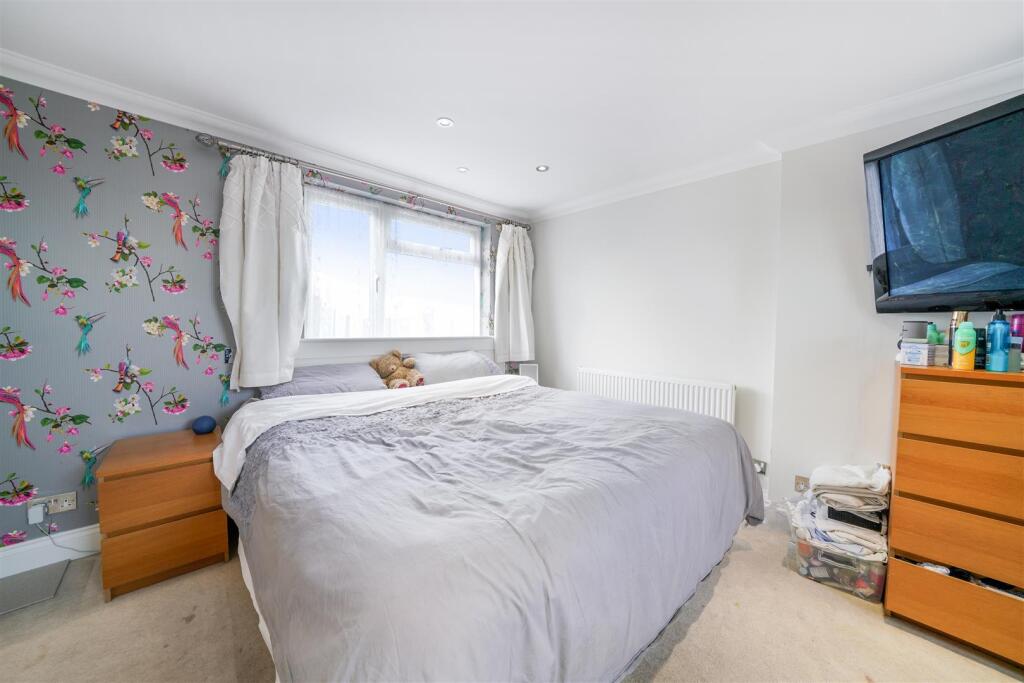 16 Wellgarth - 36 +.jpg