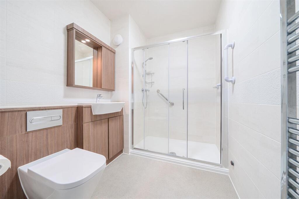 Shower Room.jpg