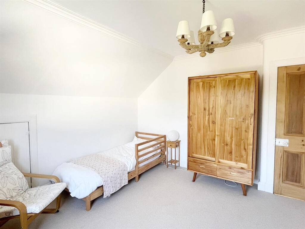 bedroom(2).jpg