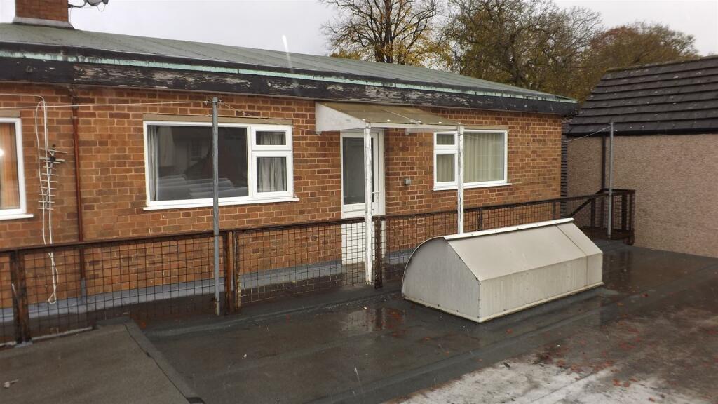 REAR SHARED ACCESS/ENTRANCE