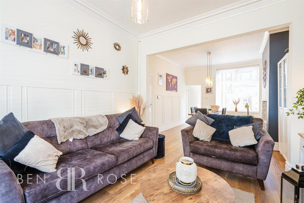 Lounge / Dining Room