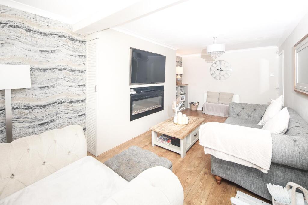 Extended Lounge