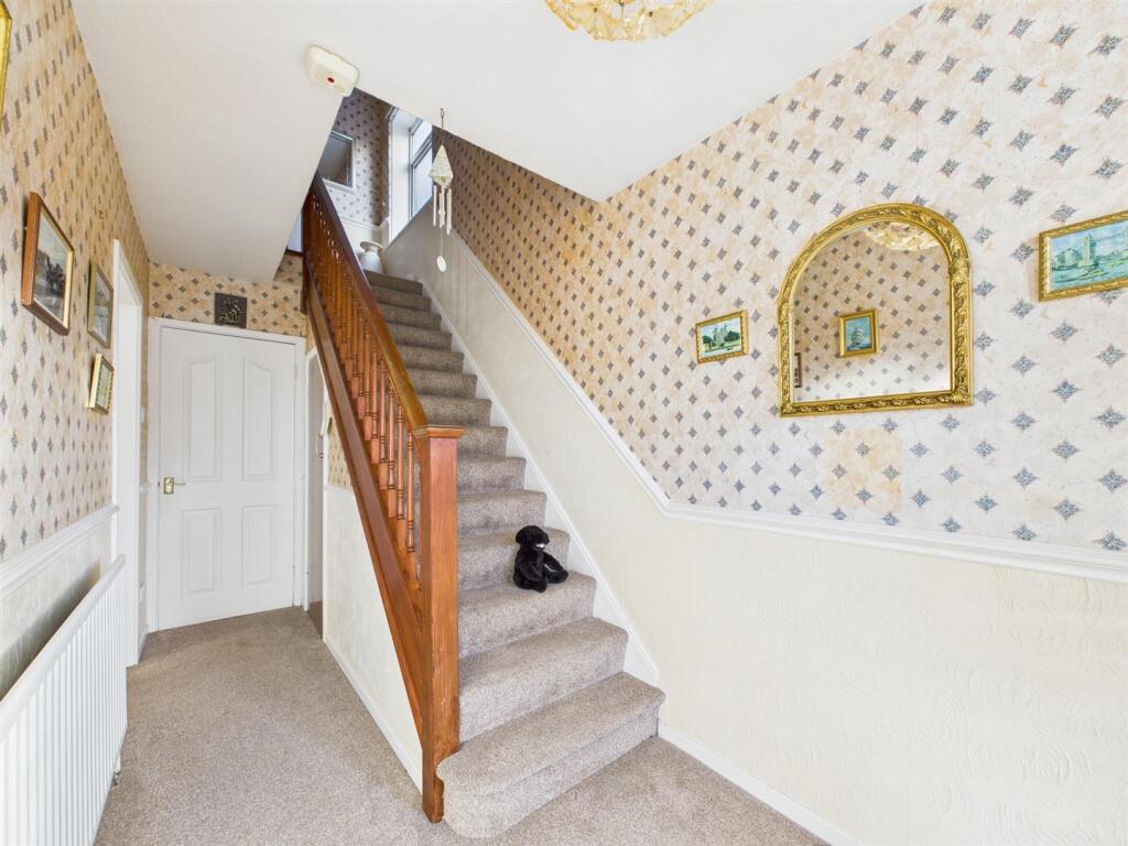 hallway.jpg