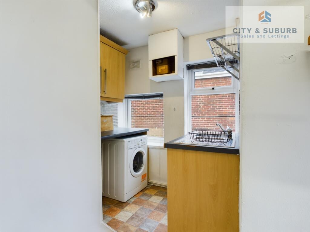 CAM01351G0-PR0140-STILL011