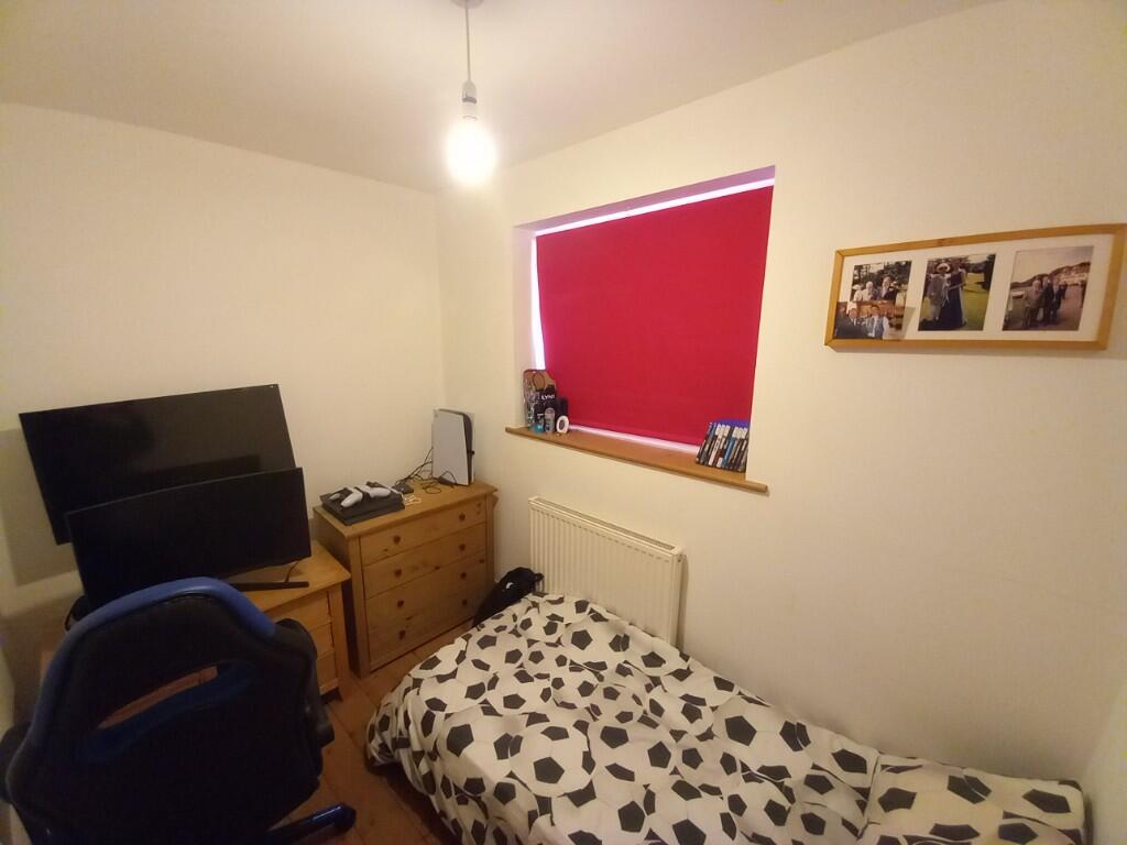 BEDROOM 5