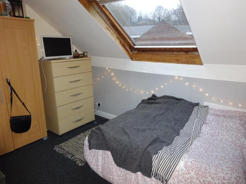Bed4.jpg