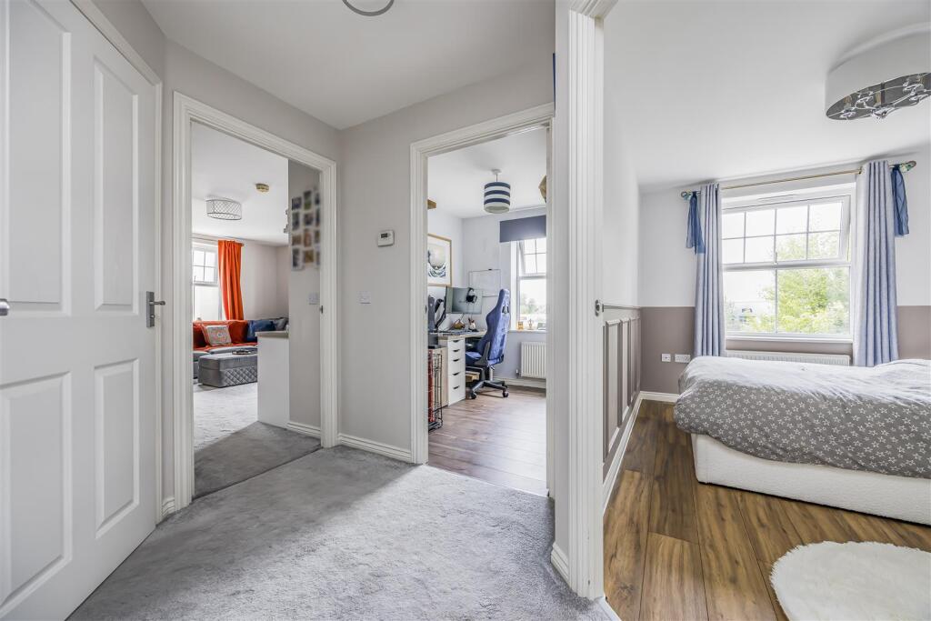 Flat 11, 2 East Shore Way, Baffins-PorticoMarketin