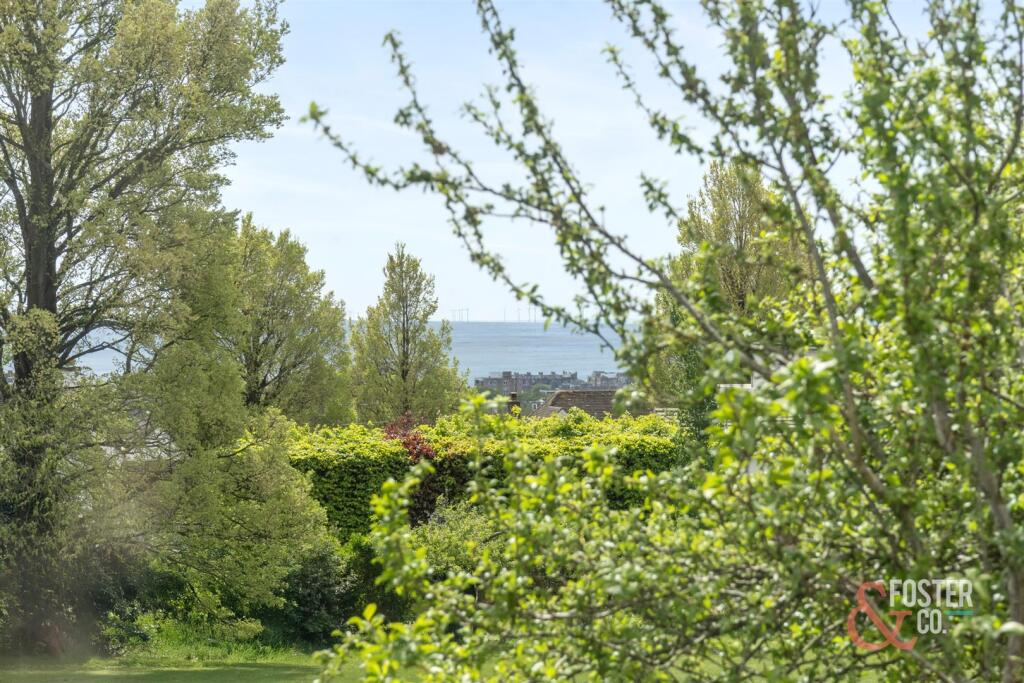 The Droveway, 22A-011.JPG