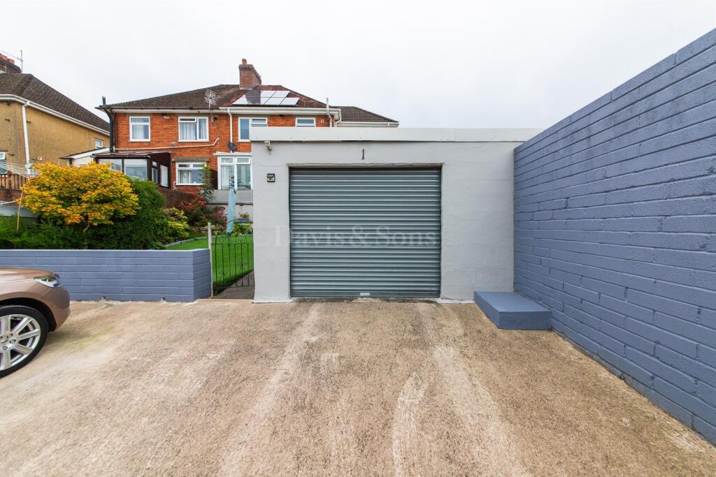 Detached Garage
