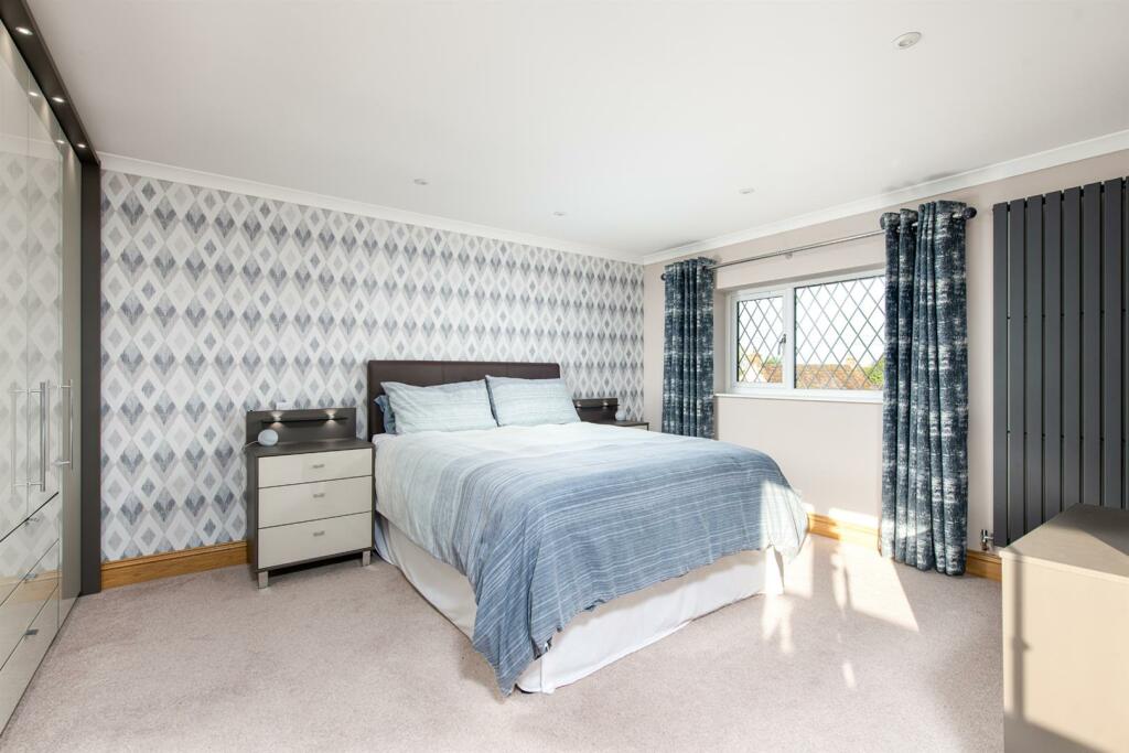 Bedroom1_1.jpg