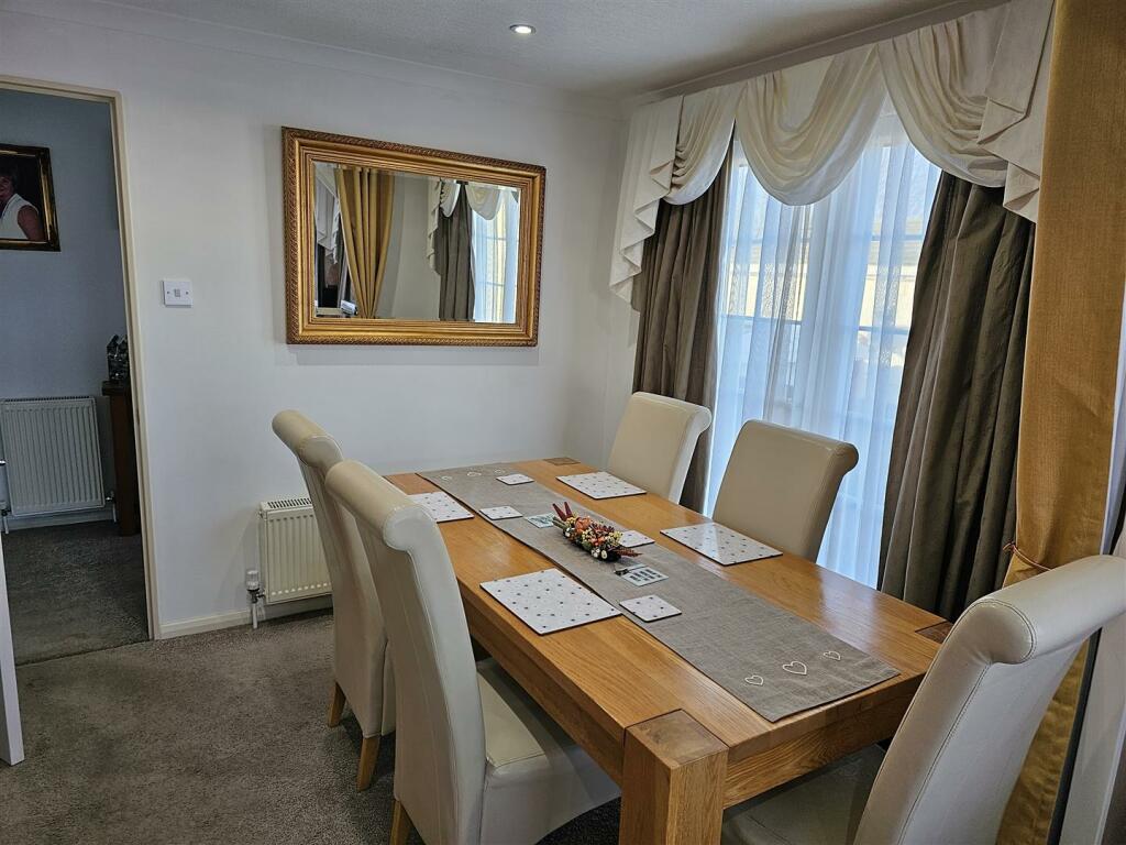 dining room.jpg