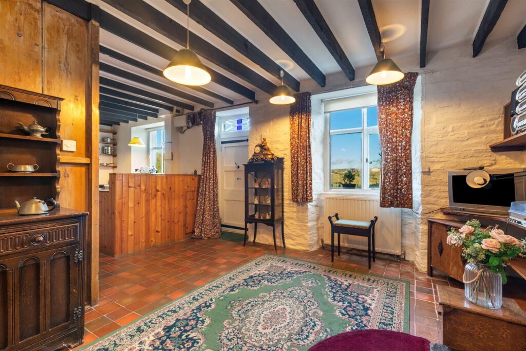 Cottage - Living Room