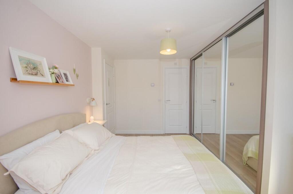 Bedroom one pic 3.jpg