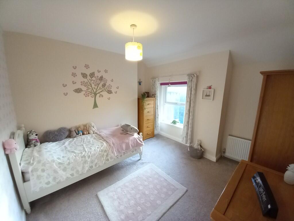 REAR BEDROOM 5