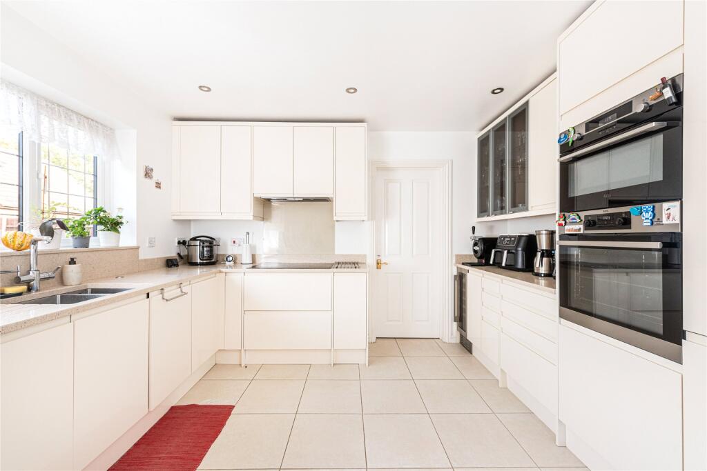 Kitchen/Breakfast Rm