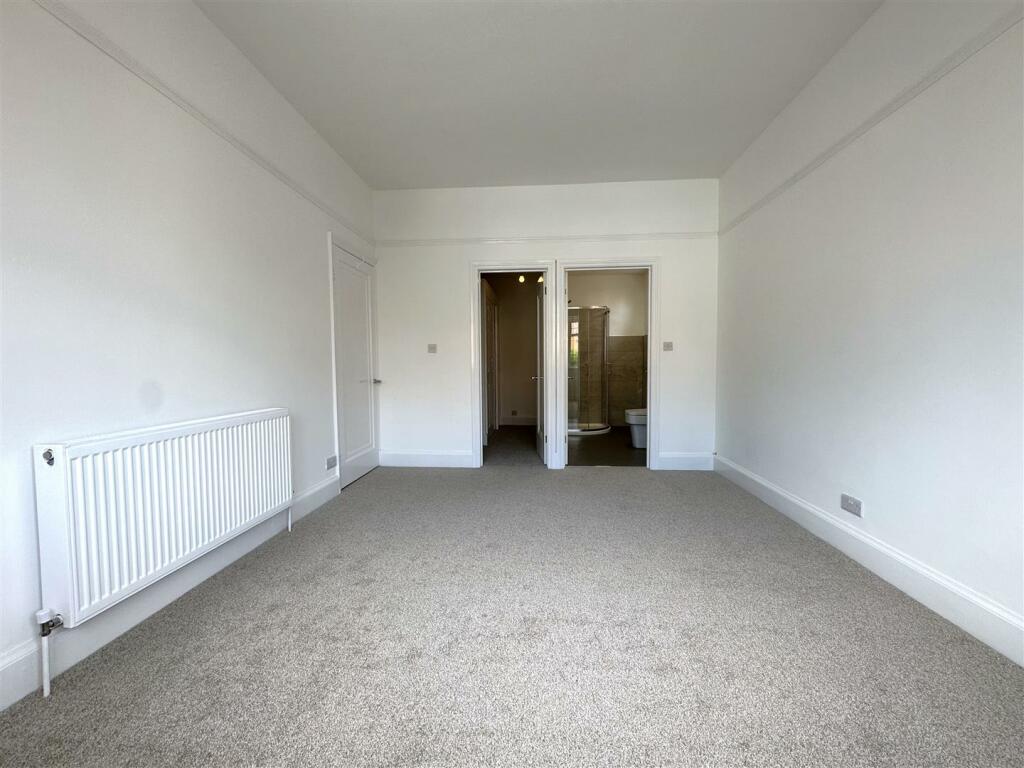 Bedroom One With Dressing Room &amp; En-Suite 552