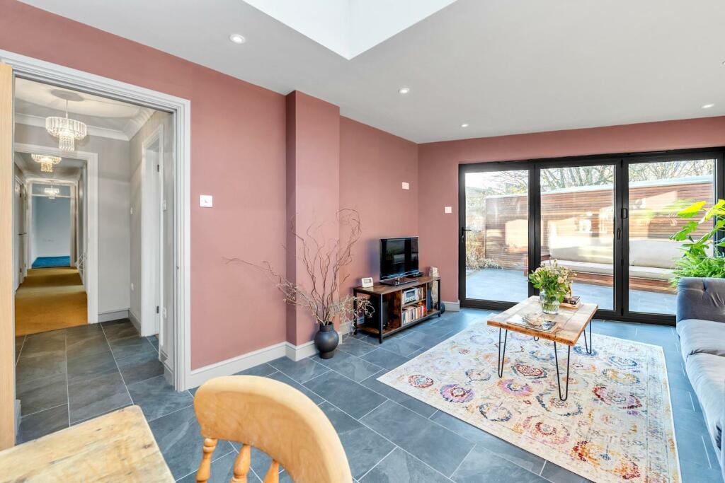 8 Sicklesmere Road [Garden Room] 02.jpg