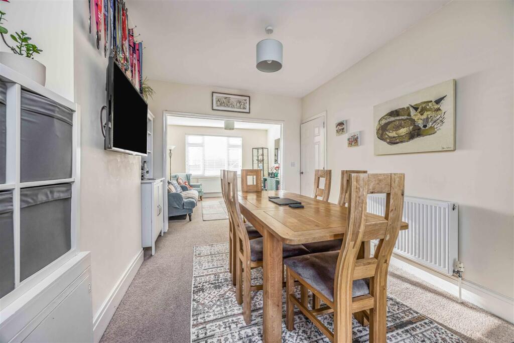 67 Cobden Avenue, Portsmouth-Small-PorticoMarketin