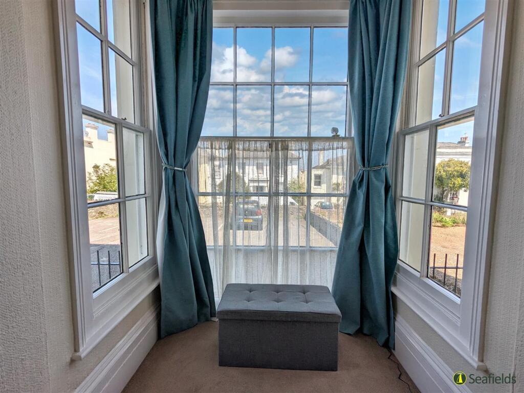 Flat 2 Bay.jpg