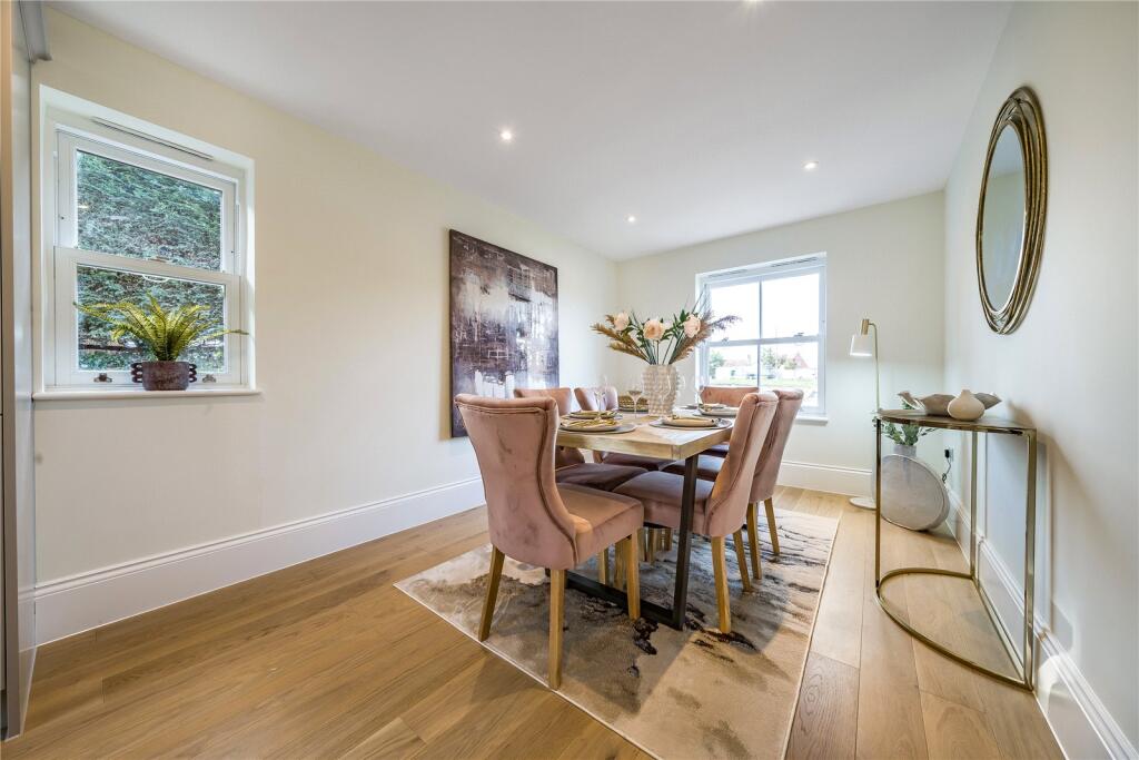 Horseshoe Place, Windmill Hill