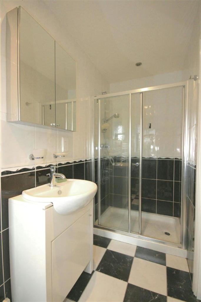 Bedroom 2 En-Suite