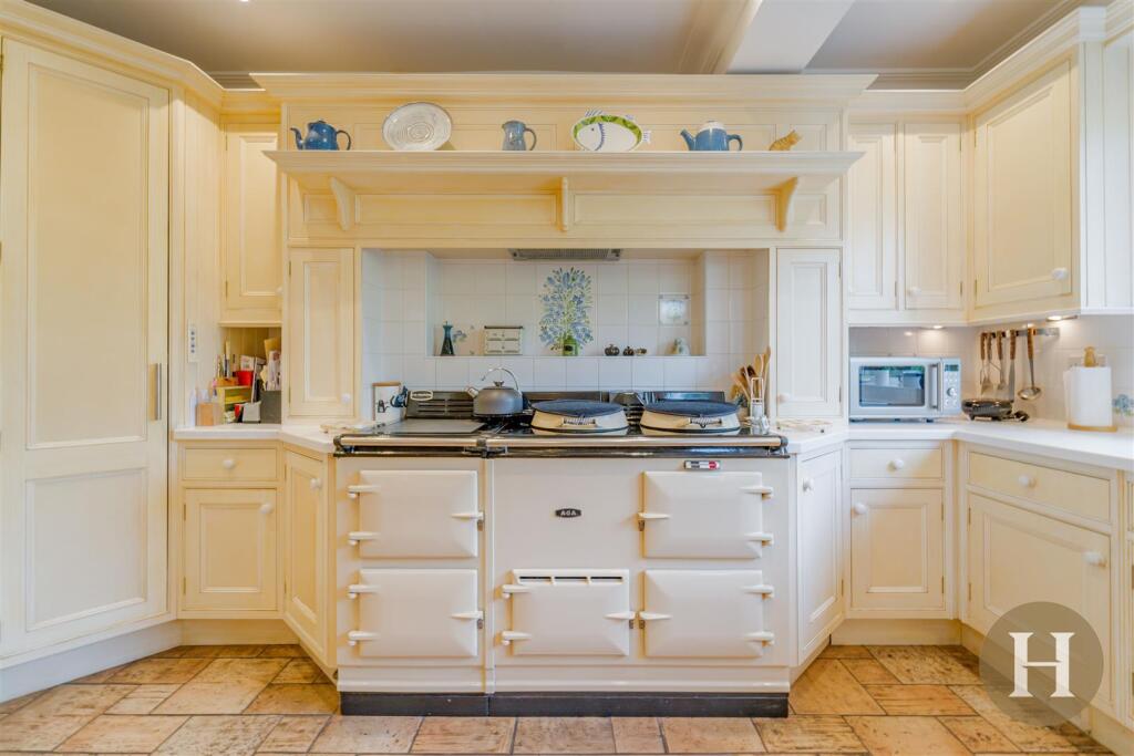 Hadleigh Estate Agents-27.jpg