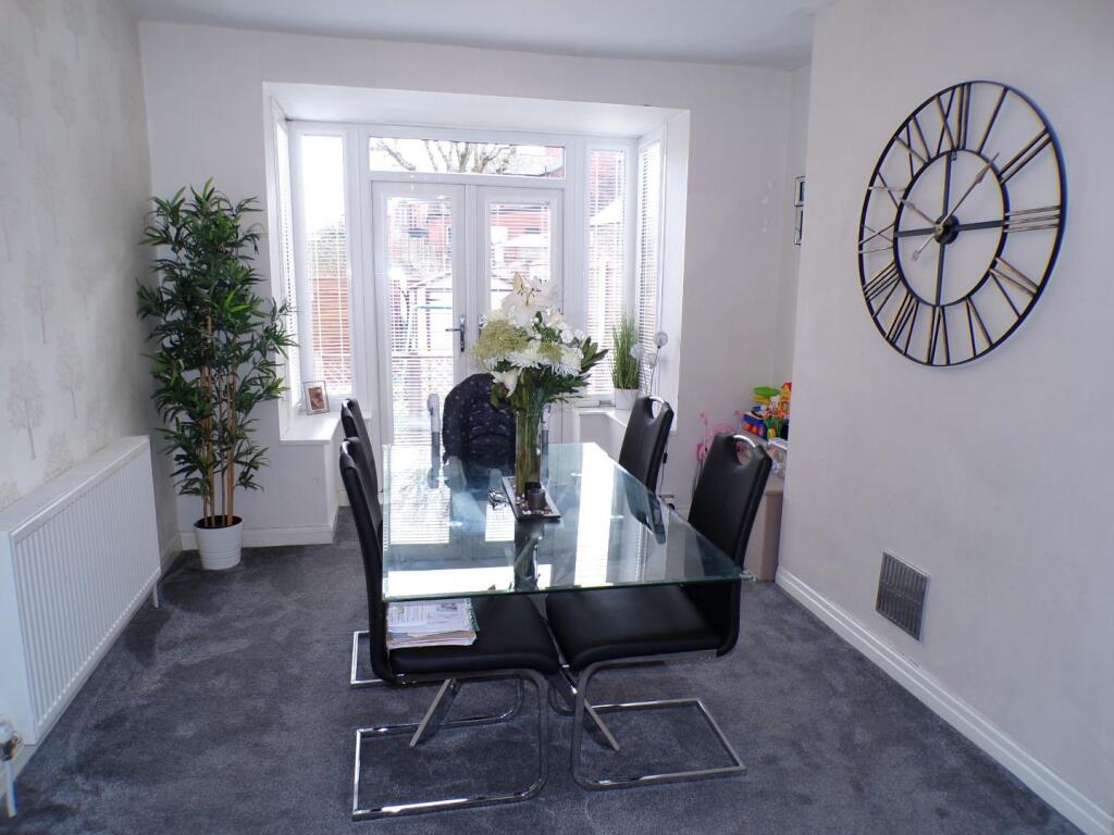 CliftonSt69din1.JPG