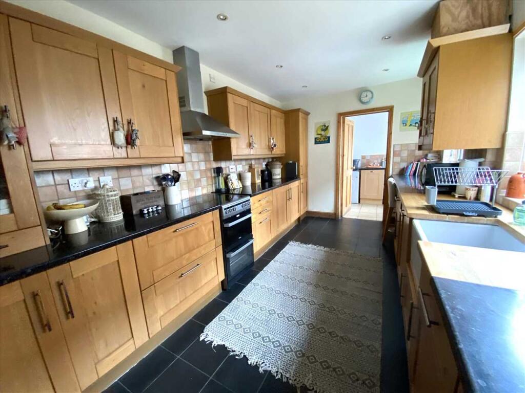 Kitchen: