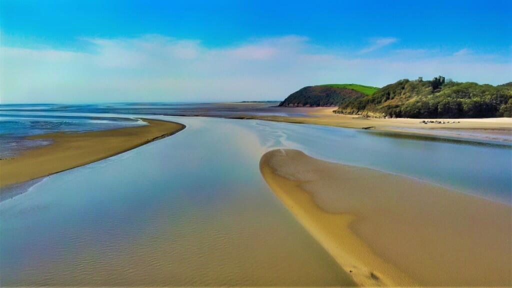Llansteffan Beach