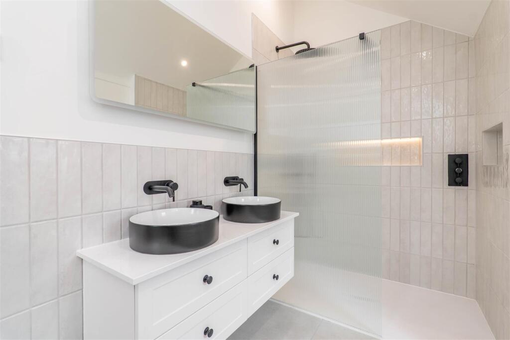 Master Bedroom Ensuite