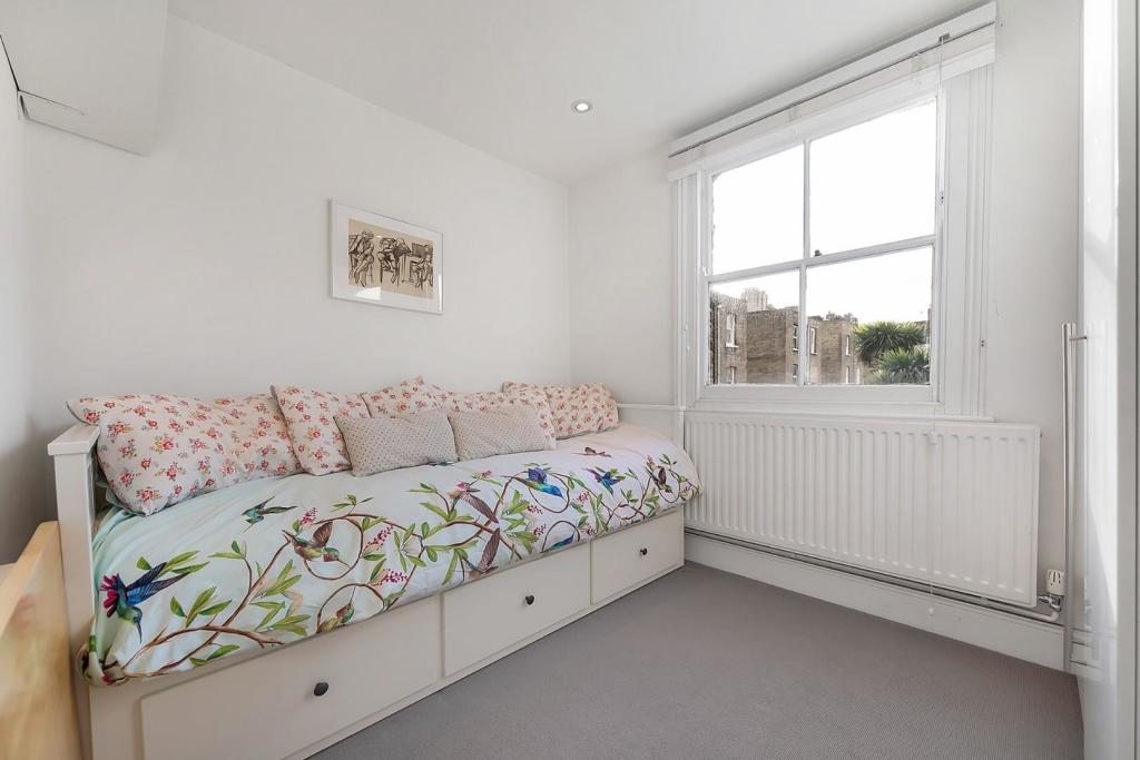Bedroom Three.jpg