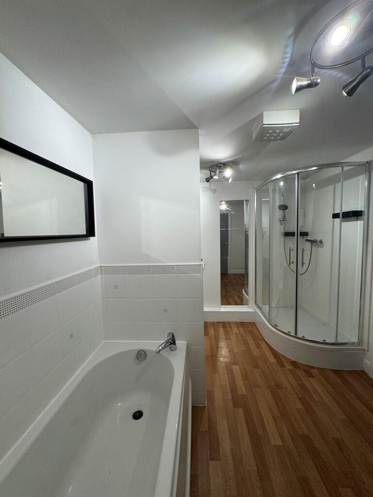bathroom x1