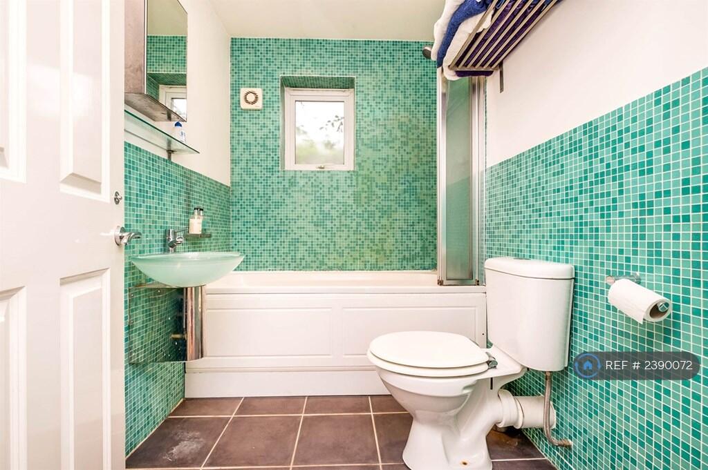 Shower Room With Wc + Basin