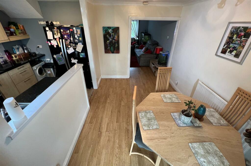 Kitchen Dining B.JPG