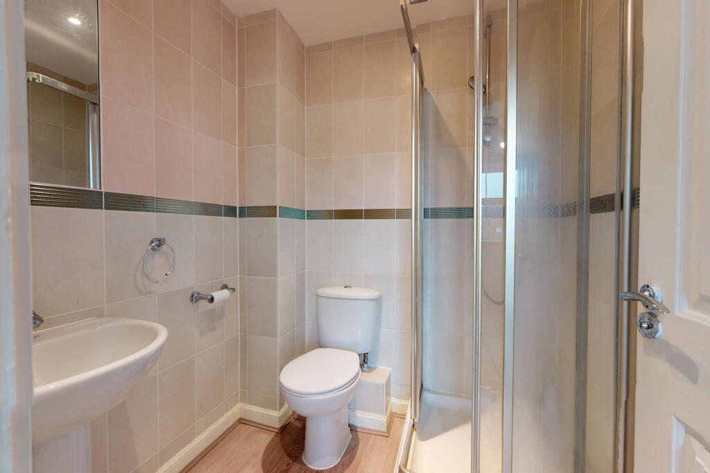 EN SUITE