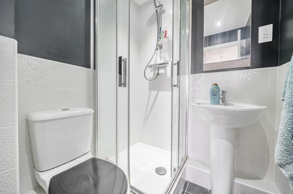 1330448-1-688b8b8db4c74-ARW 