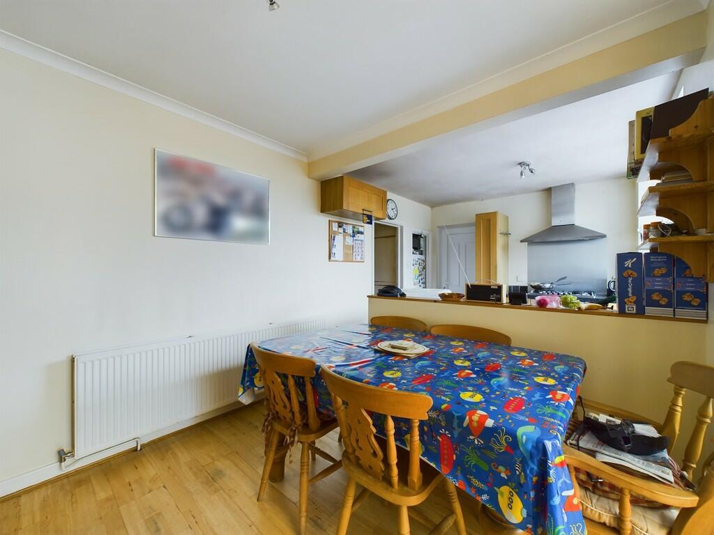 CAM02060G0-PR0216...